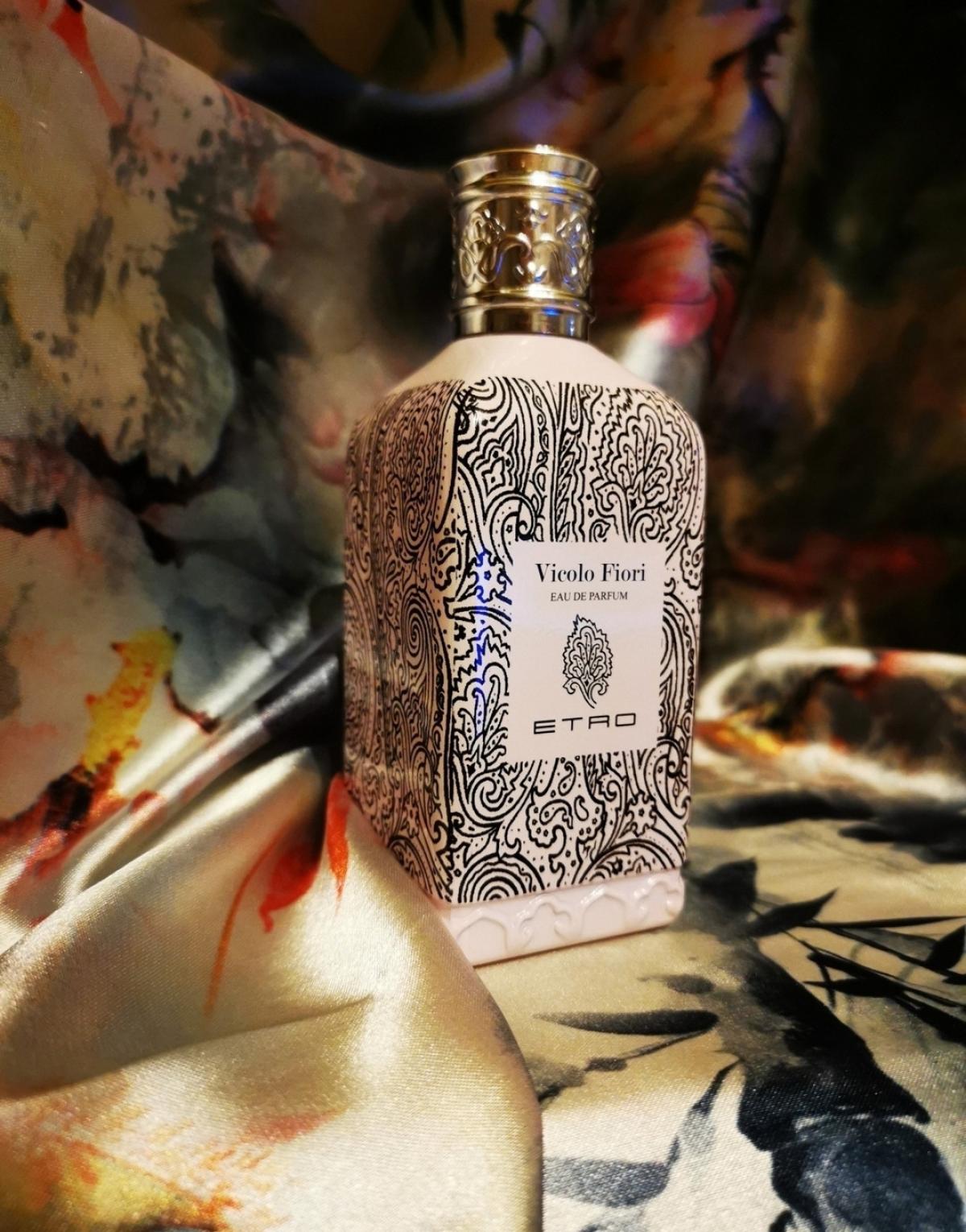 تصویر عطر ویکولو فیوری اِ او د پارفوم اِترو