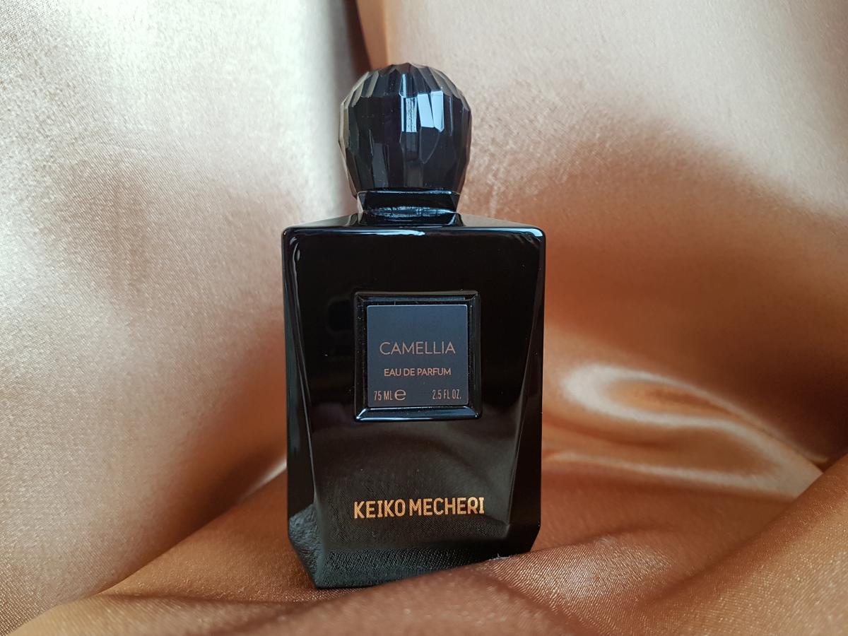 تصویر عطر کامیلیا کیکو میچری