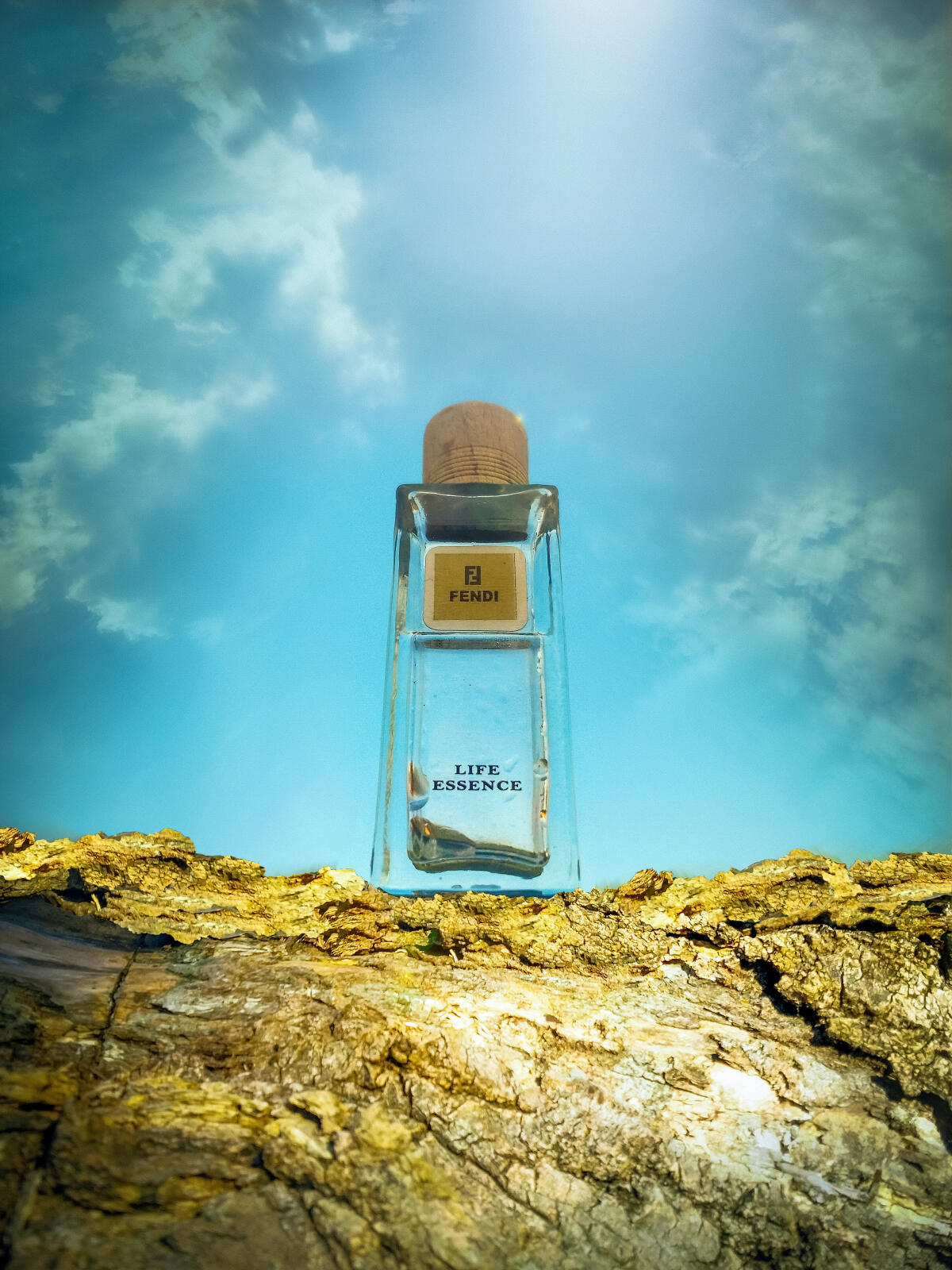 تصویر عطر لایف اسنس فندی