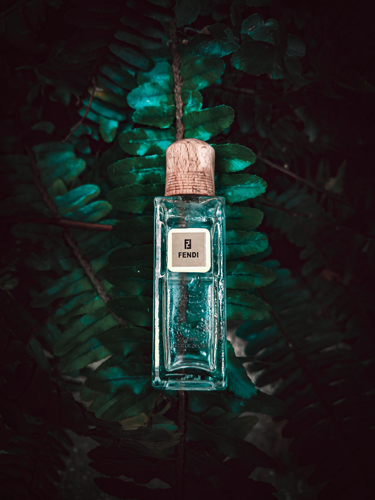تصویر عطر لایف اسنس فندی