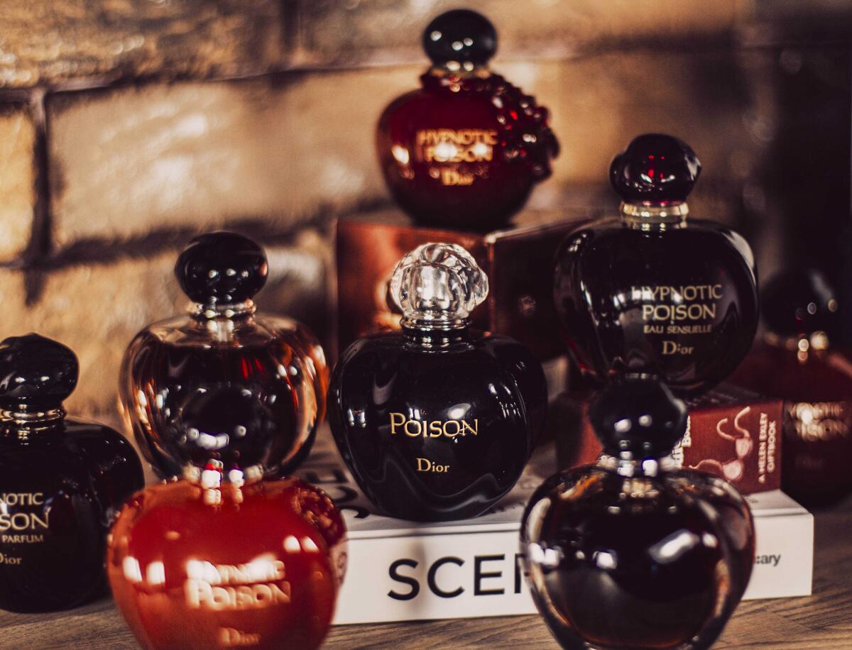 تصویر عطر پویزن گرل دیور