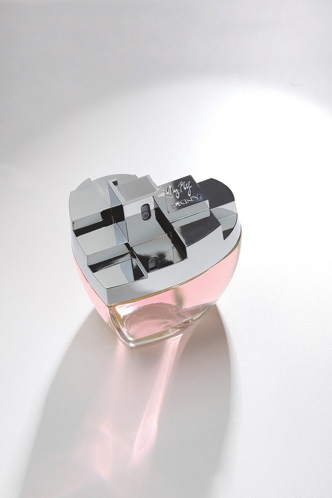 تصویر عطر دی کی ان وای مای نی دونا کارن
