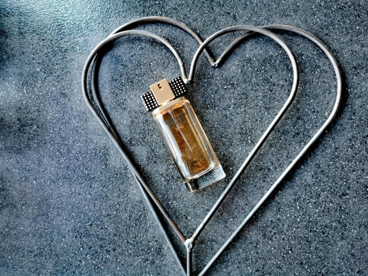 تصویر عطر مودرن میوز شیک استی لودر