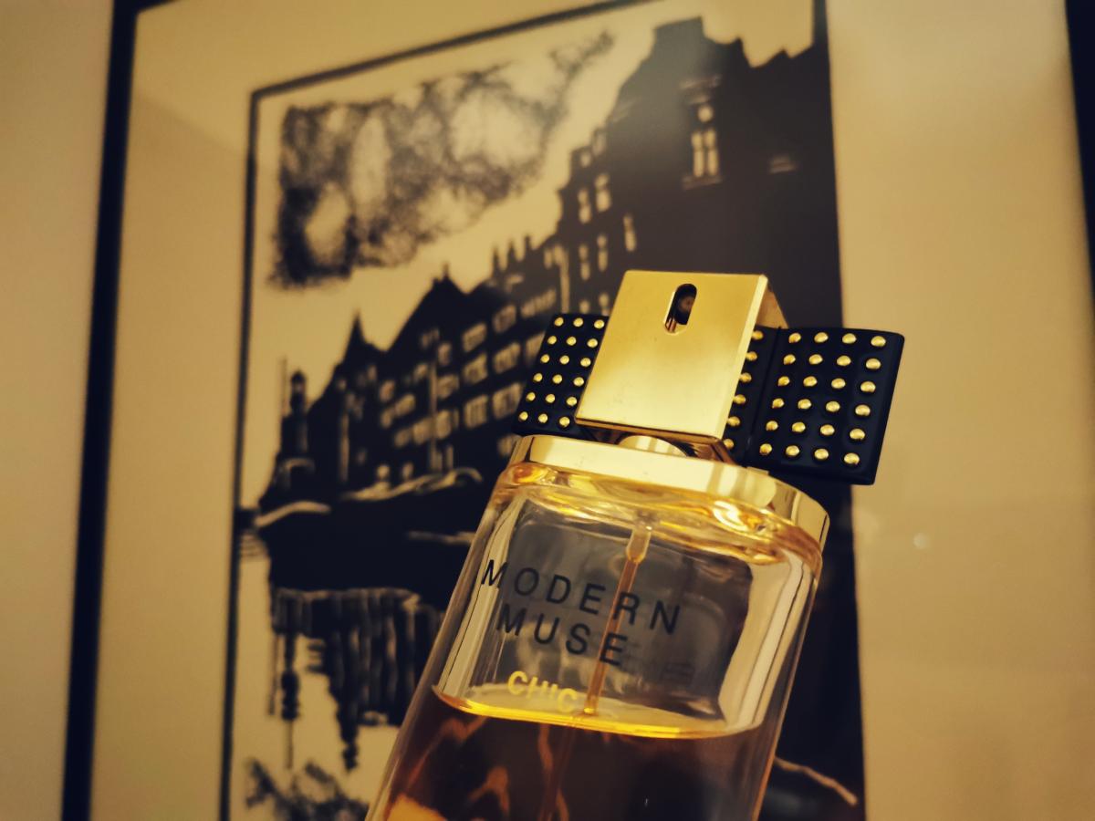 تصویر عطر مودرن میوز شیک استی لودر