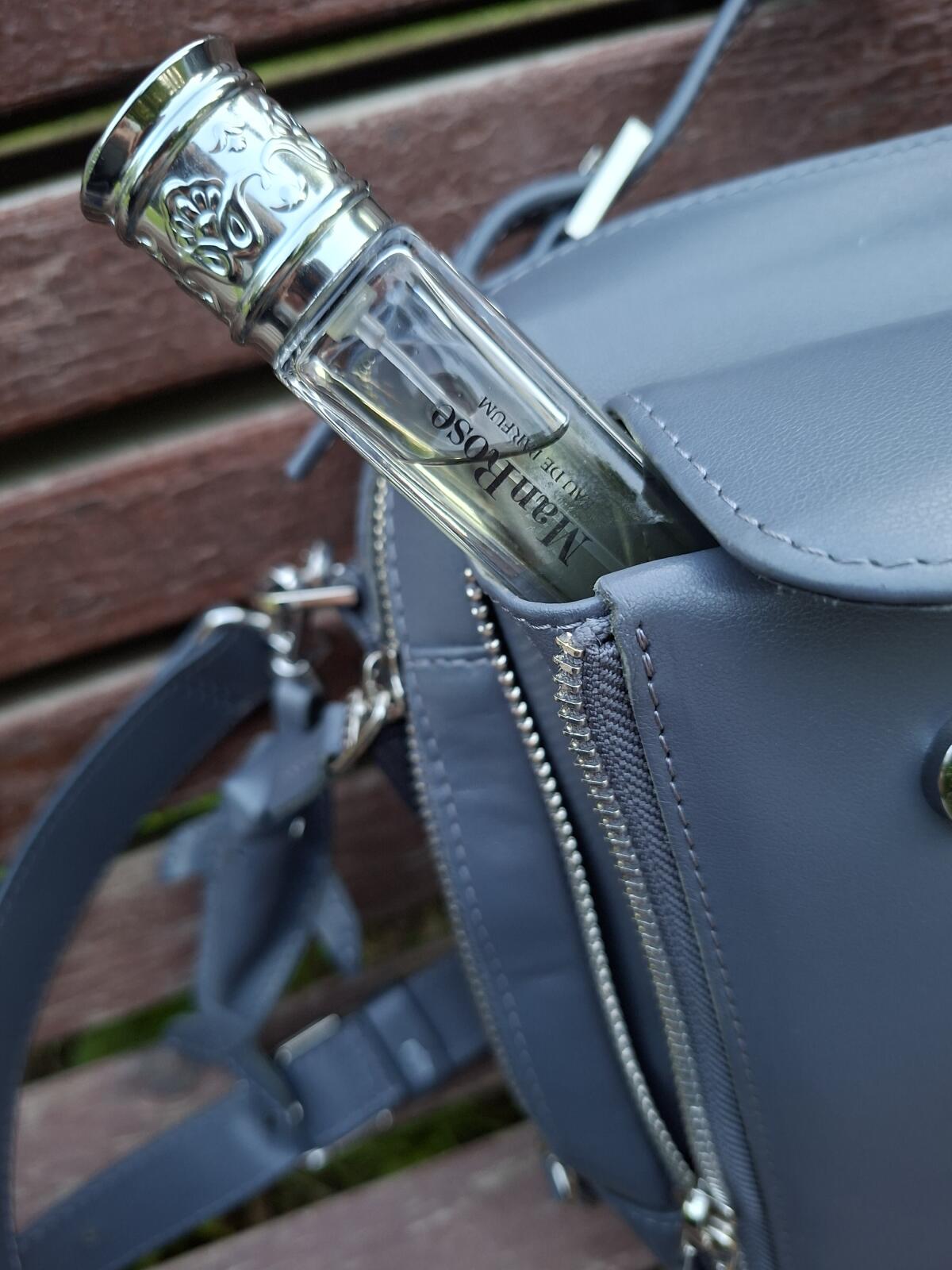 تصویر عطر من رُز اِترو