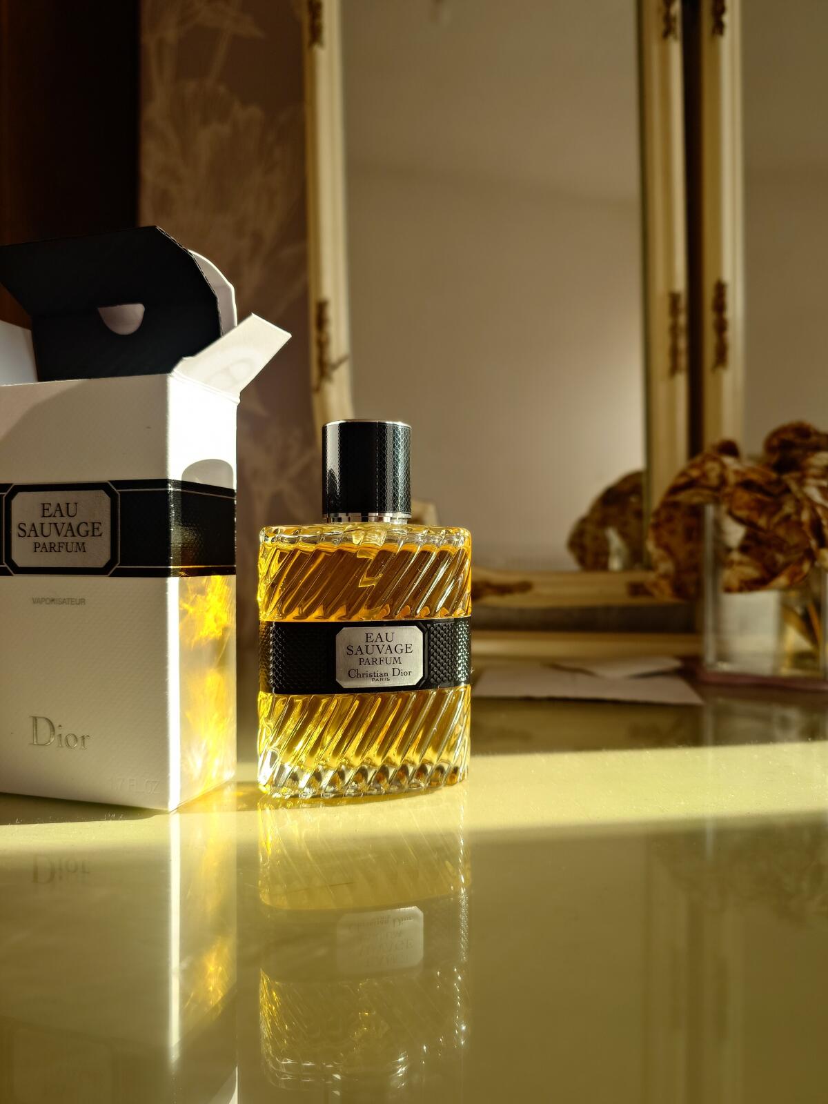 تصویر عطر او ساواج پرفیوم دیور