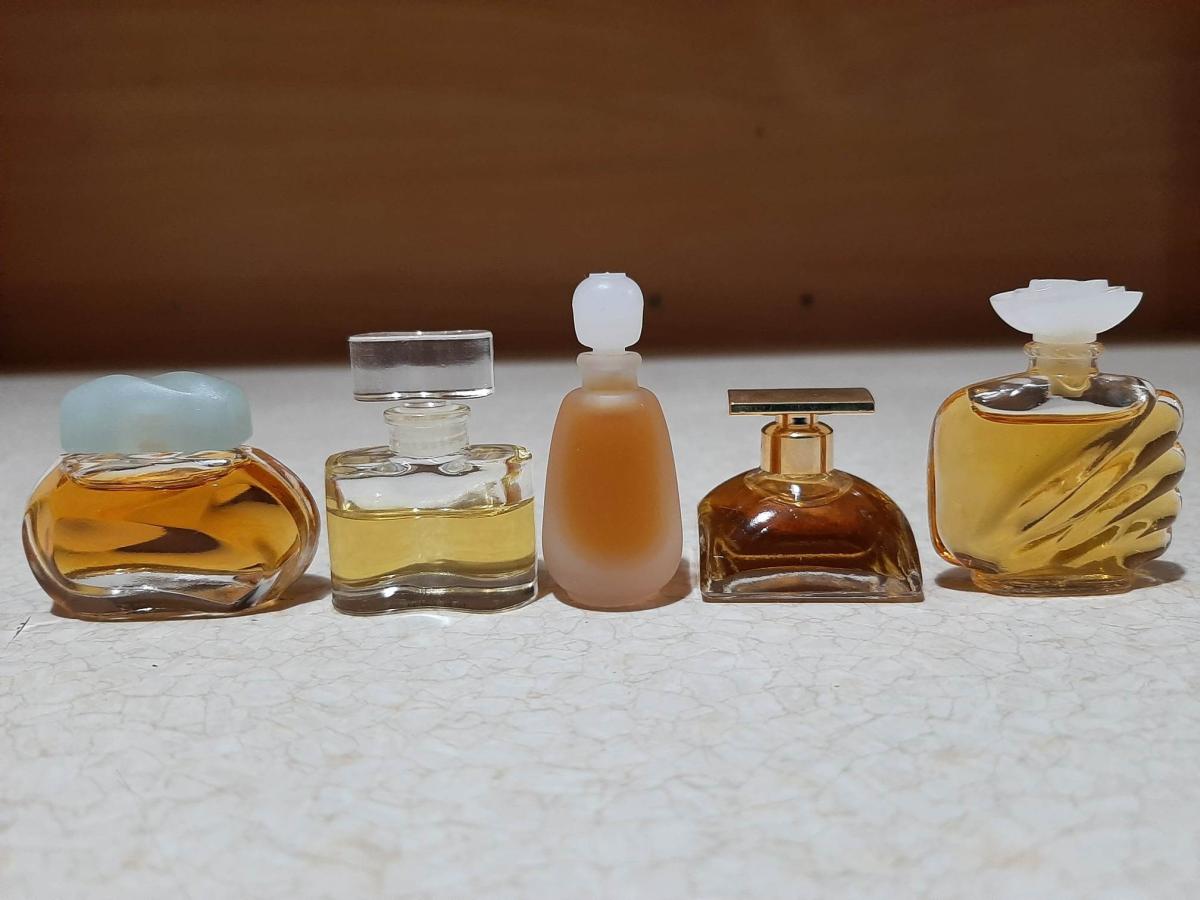 تصویر عطر وایت لینن پرفیوم استی لودر