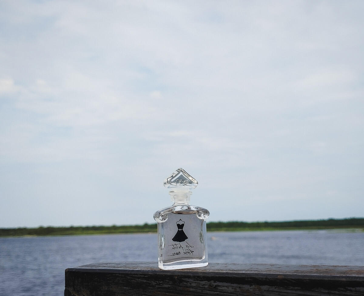 تصویر عطر ل پتیت روب نوآر او دوتوالت گرلن
