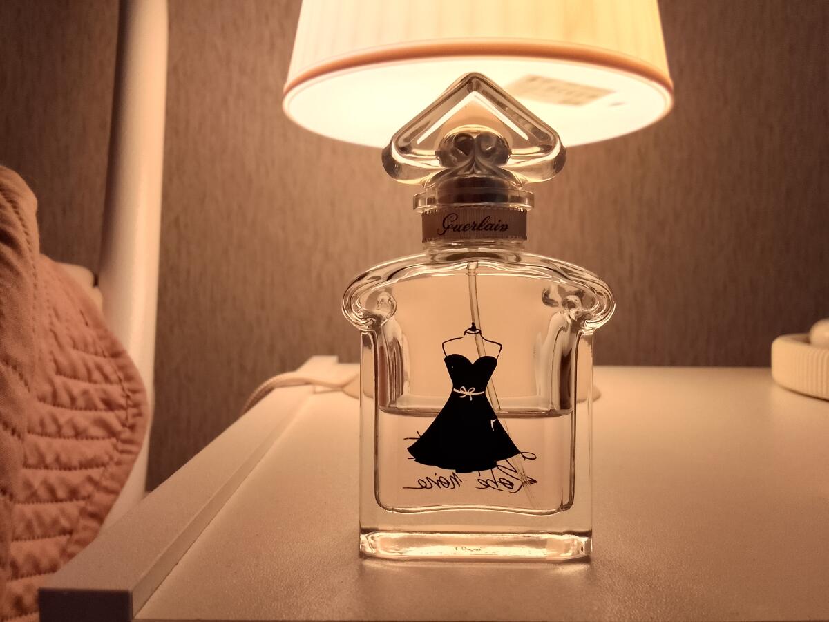 تصویر عطر ل پتیت روب نوآر او دوتوالت گرلن