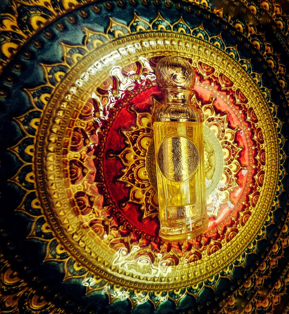 تصویر عطر هادسن ولی قصه