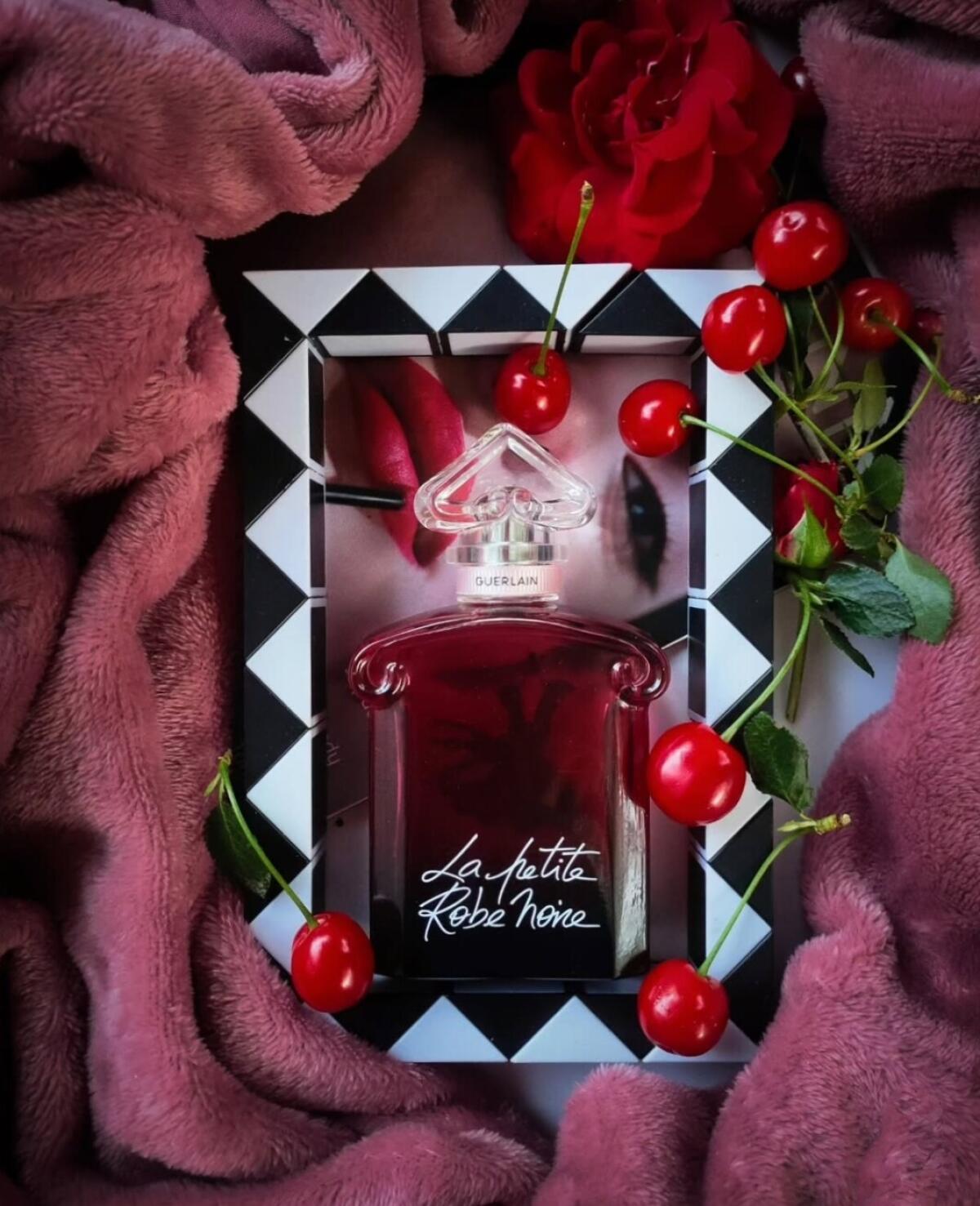 تصویر عطر لا پتیت روب نوآر ادو پارفوم ابسولو گرلن