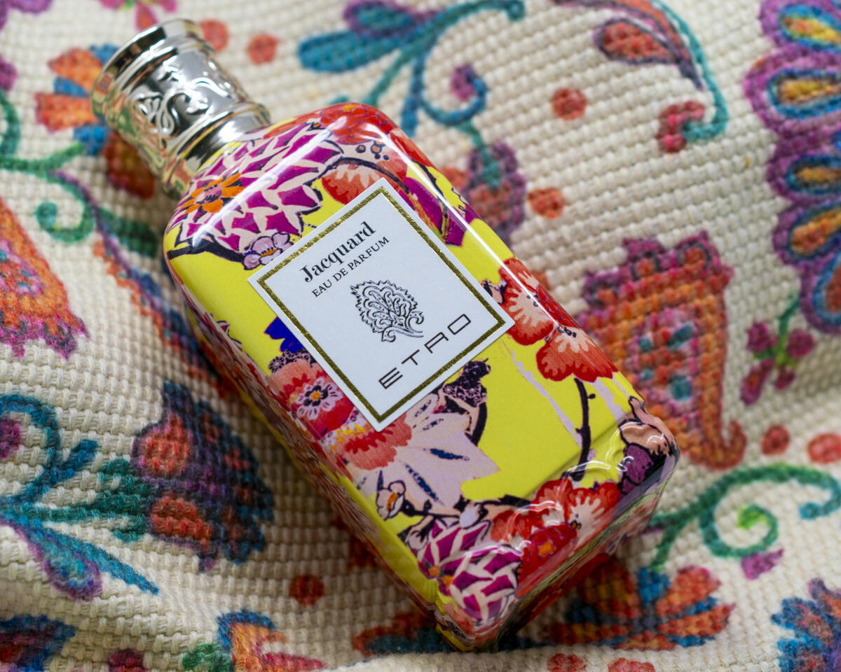 تصویر عطر ژاکارد اِترو