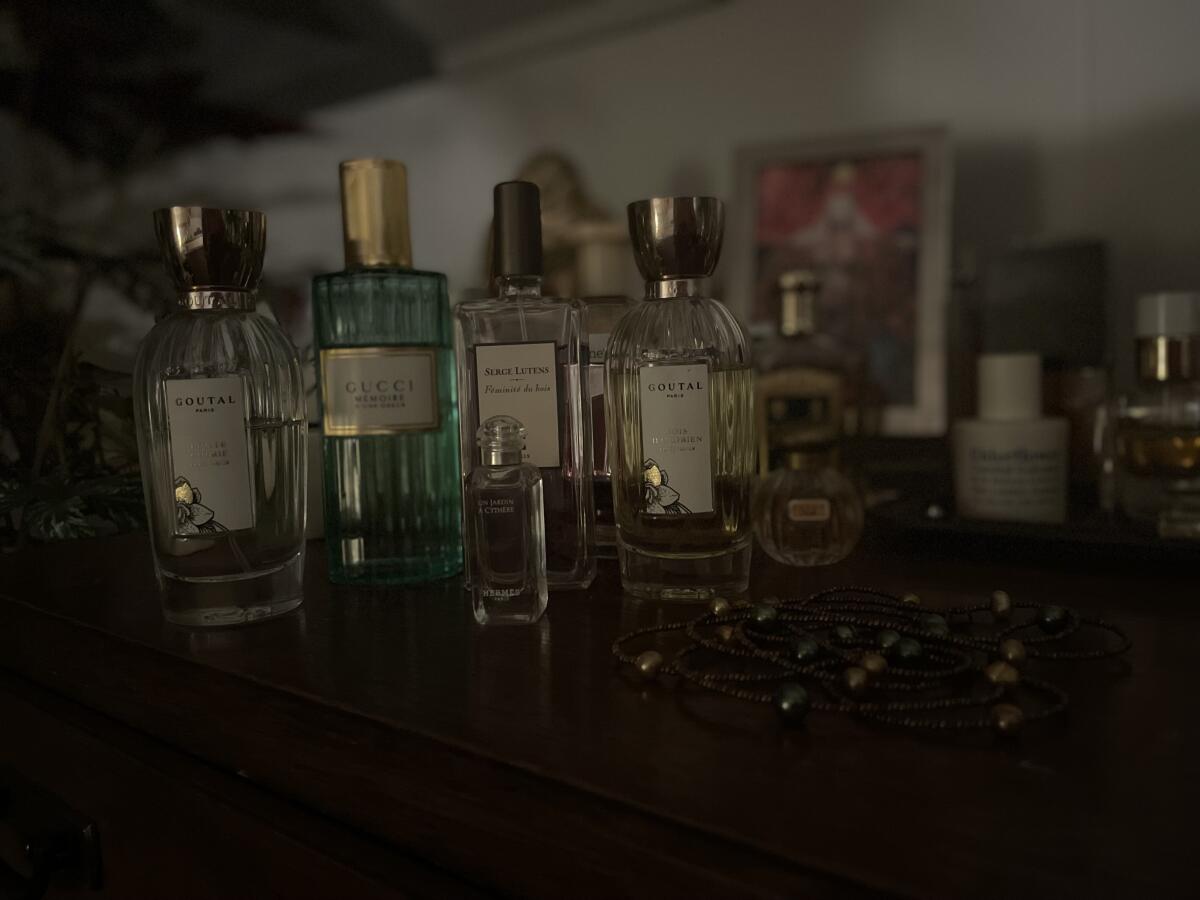 تصویر عطر پتیت چری گوتال