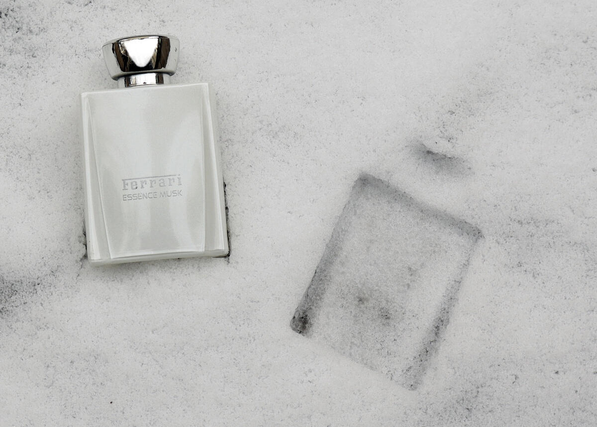 تصویر عطر اسنس ماسک فراری