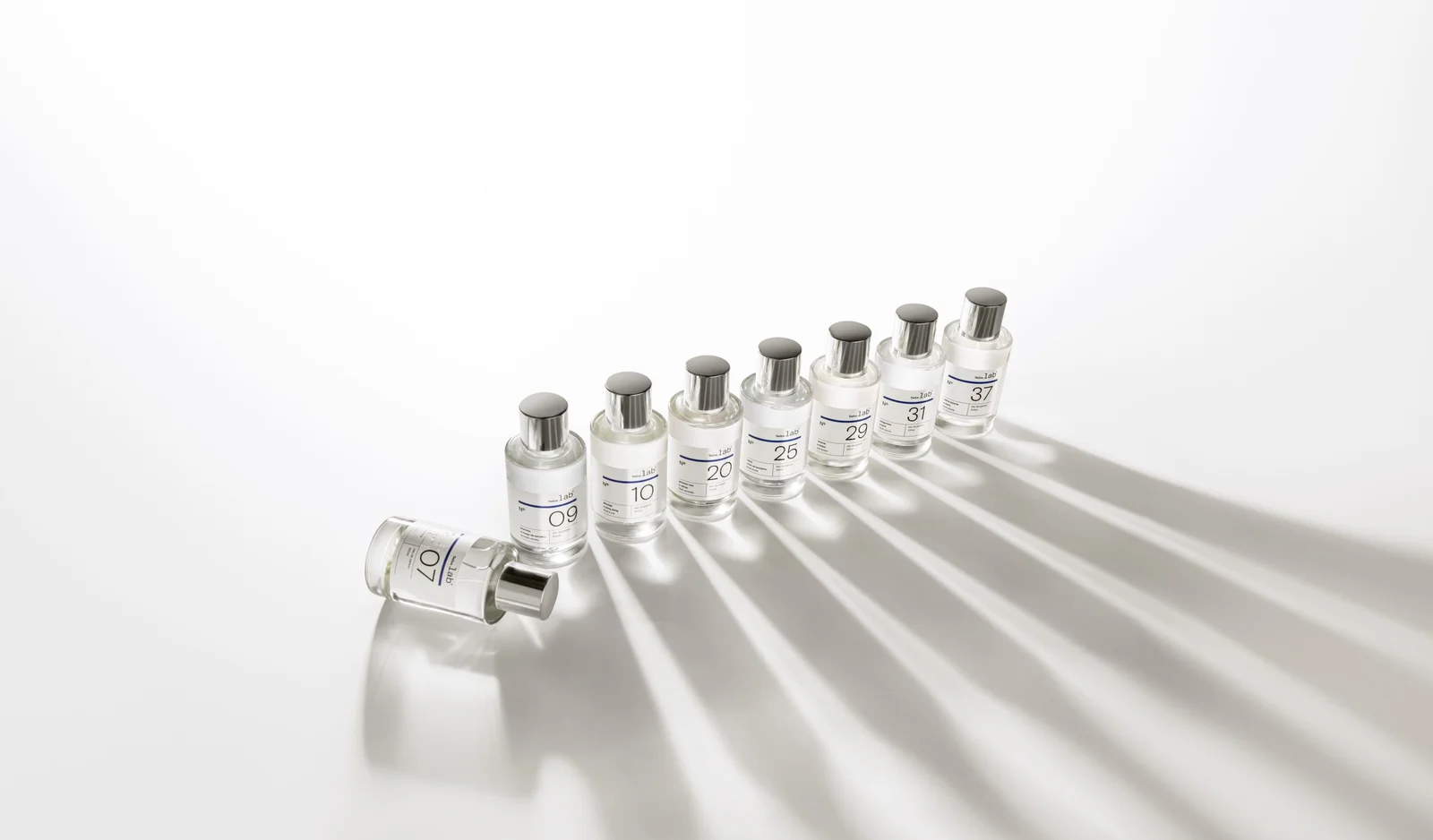 تصویر عطر نمره 09 دایلوس لب