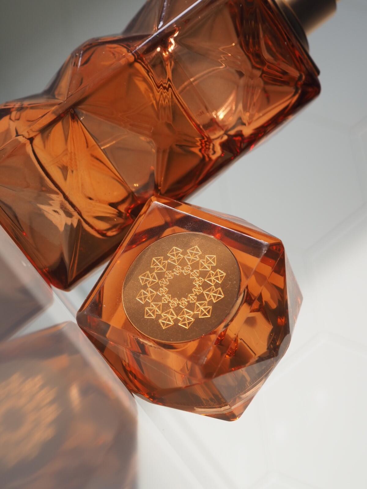 تصویر عطر مموار دون پالمری ۱۷ فوا