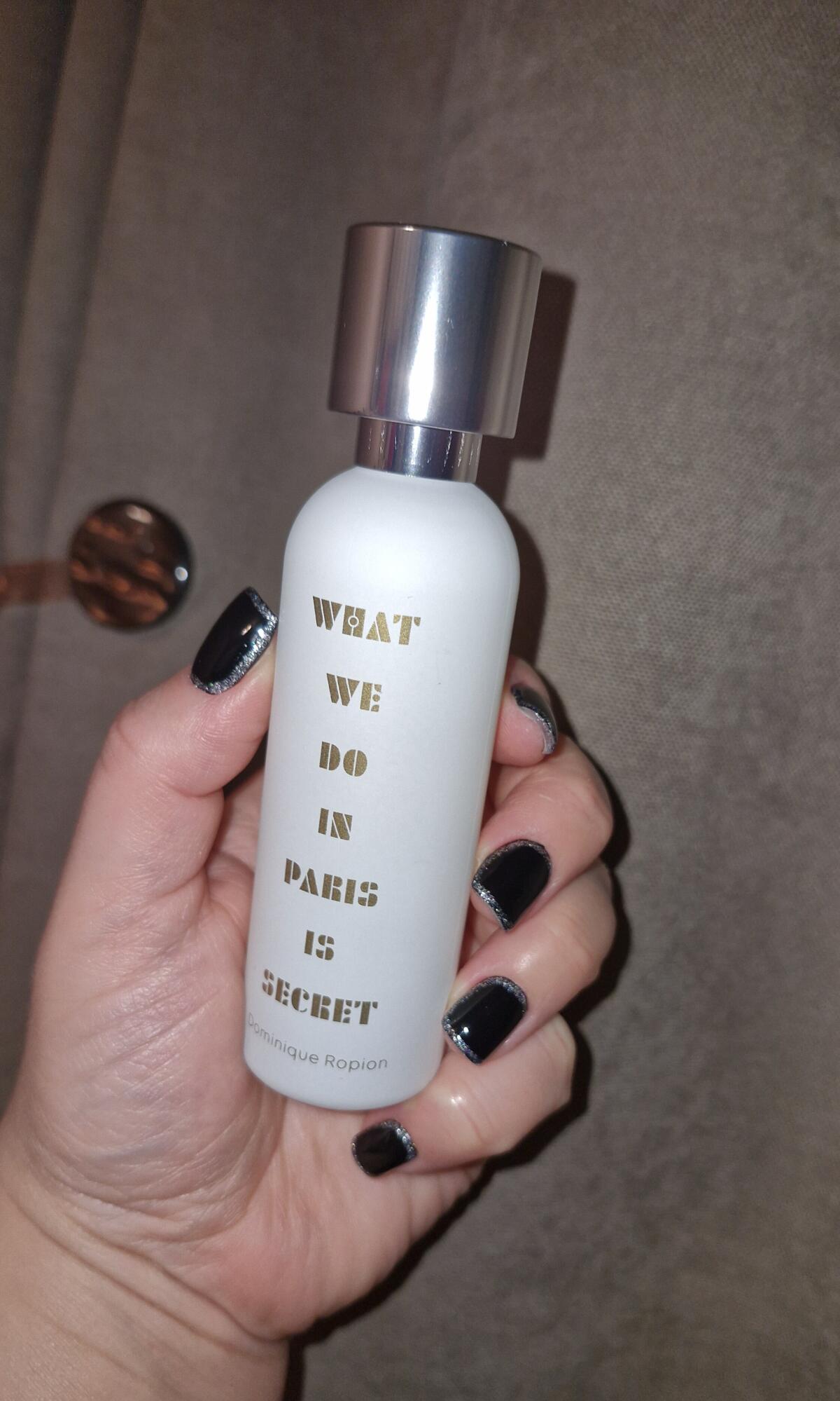 تصویر عطر وات وی دو این پاریس ایز سیکرت وات وی دو ایز سیکرت