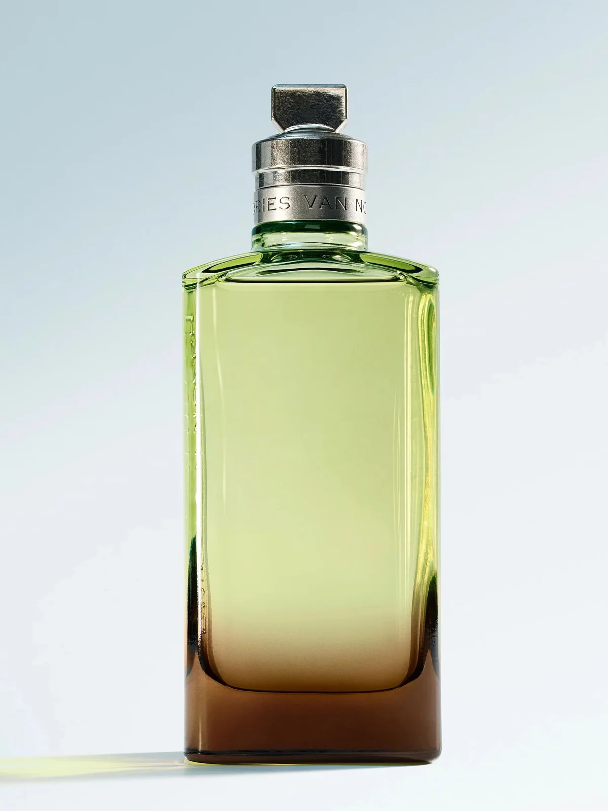 تصویر عطر میستیک ماس دریس ون نوتن