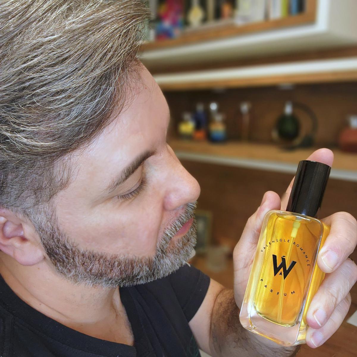 تصویر عطر والنسول رومنس رن آتلیه