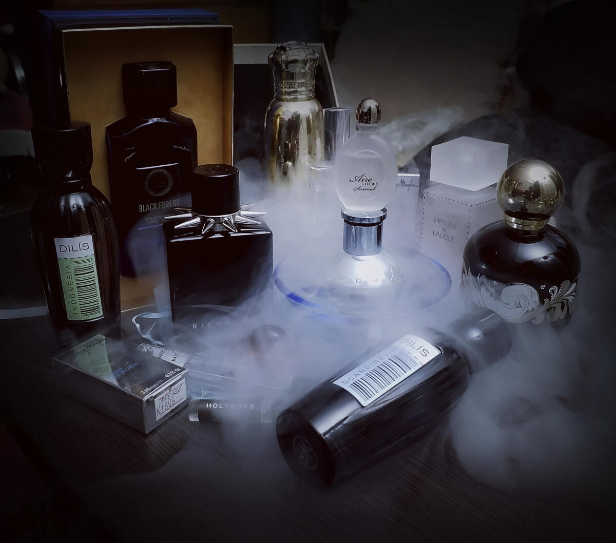 تصویر عطر بلک متال جان ریچمِند