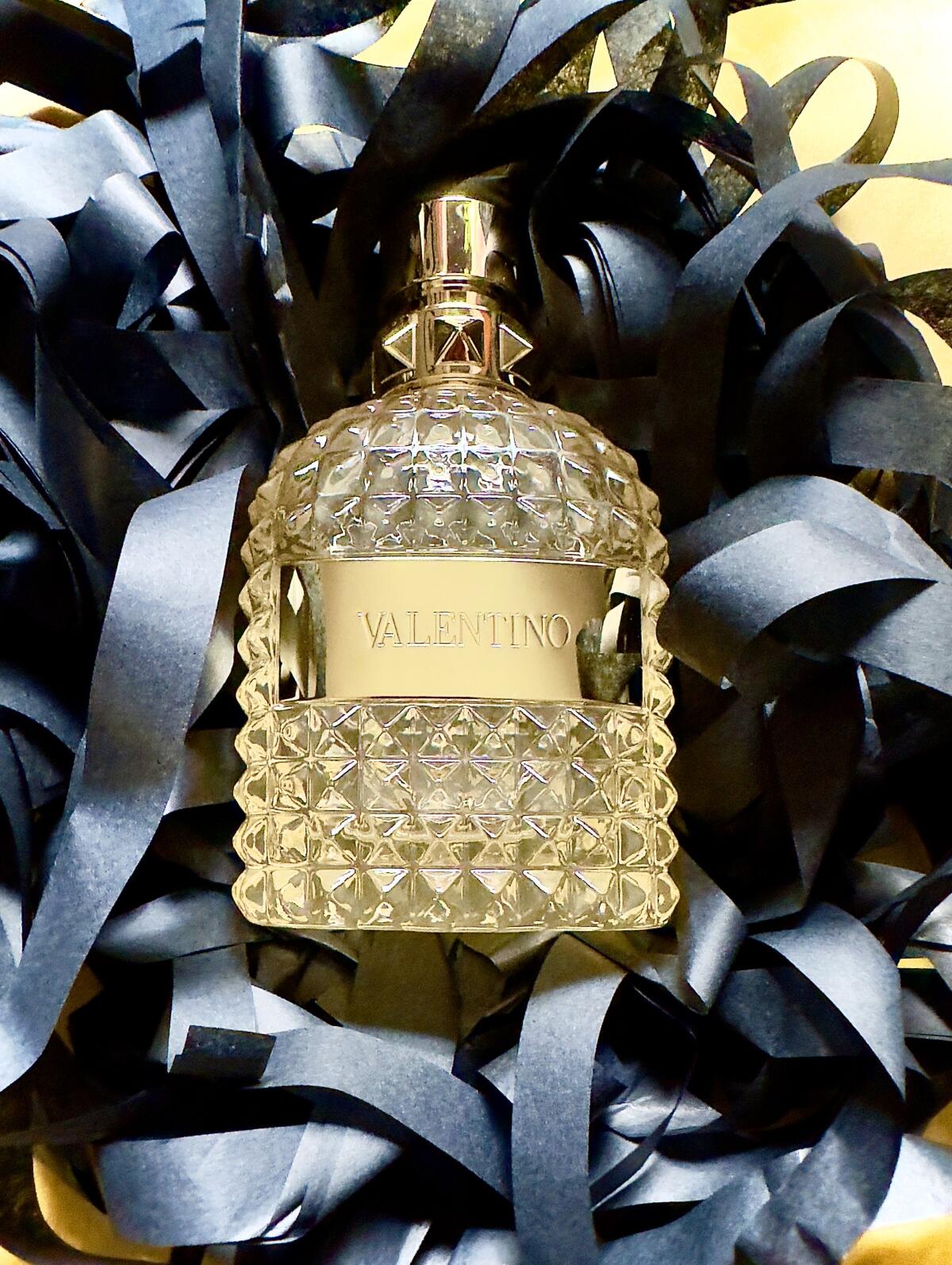 تصویر عطر بورن این روما د گلد یومو والنتینو