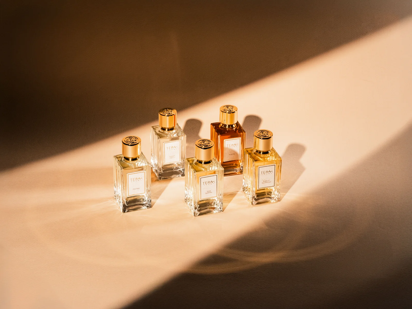 تصویر عطر وایت باترفلایز ترا تی