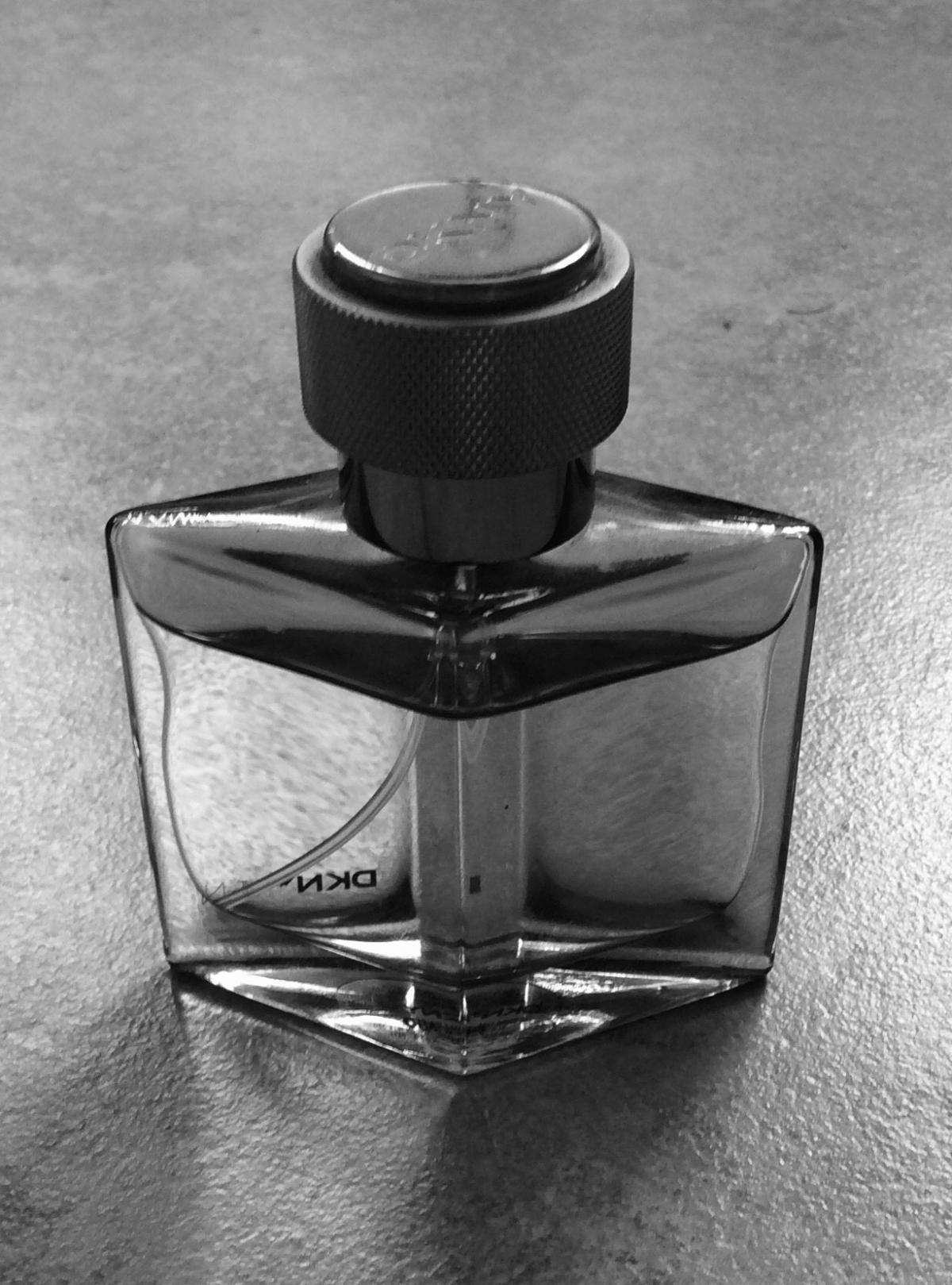 تصویر عطر دی کی ان وای من ۲۰۰۹ دونا کارن