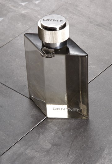 تصویر عطر دی کی ان وای من ۲۰۰۹ دونا کارن
