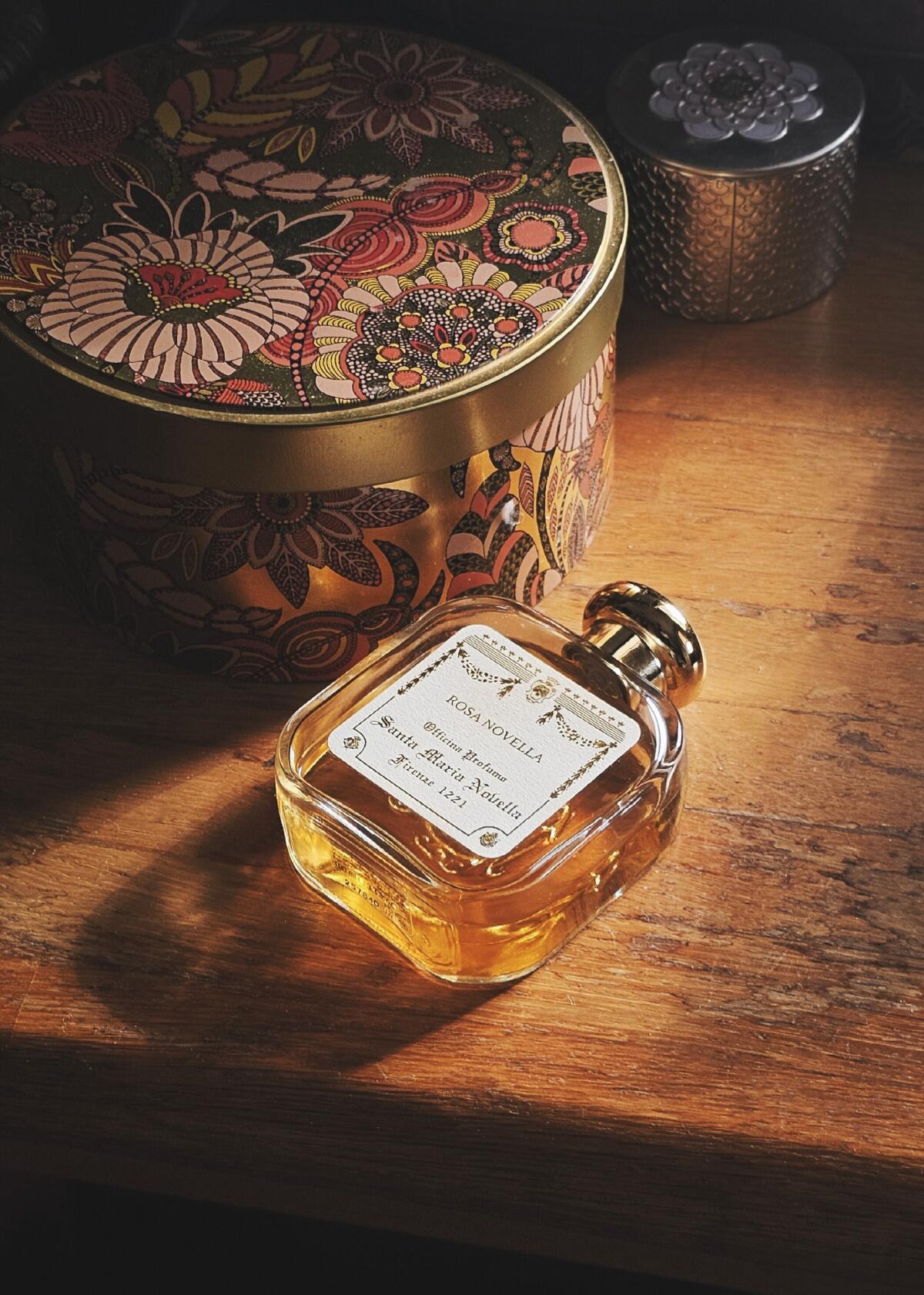 تصویر عطر رزا نوولا سانتا ماریا نوولا