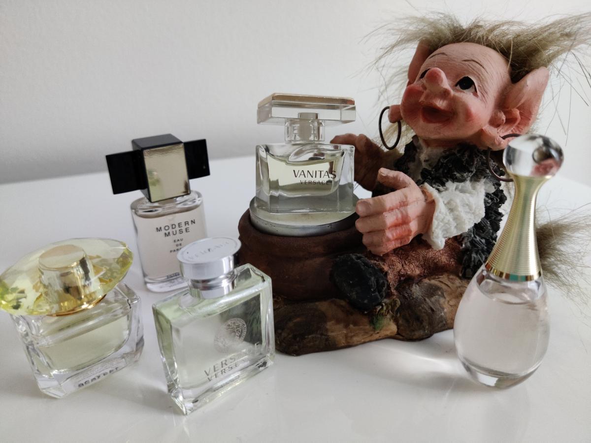 تصویر عطر ونیتاس او دو تویلت ورساچه