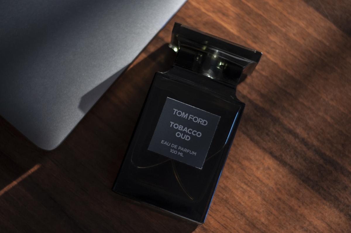 تصویر عطر تُبَکو عود تام فورد