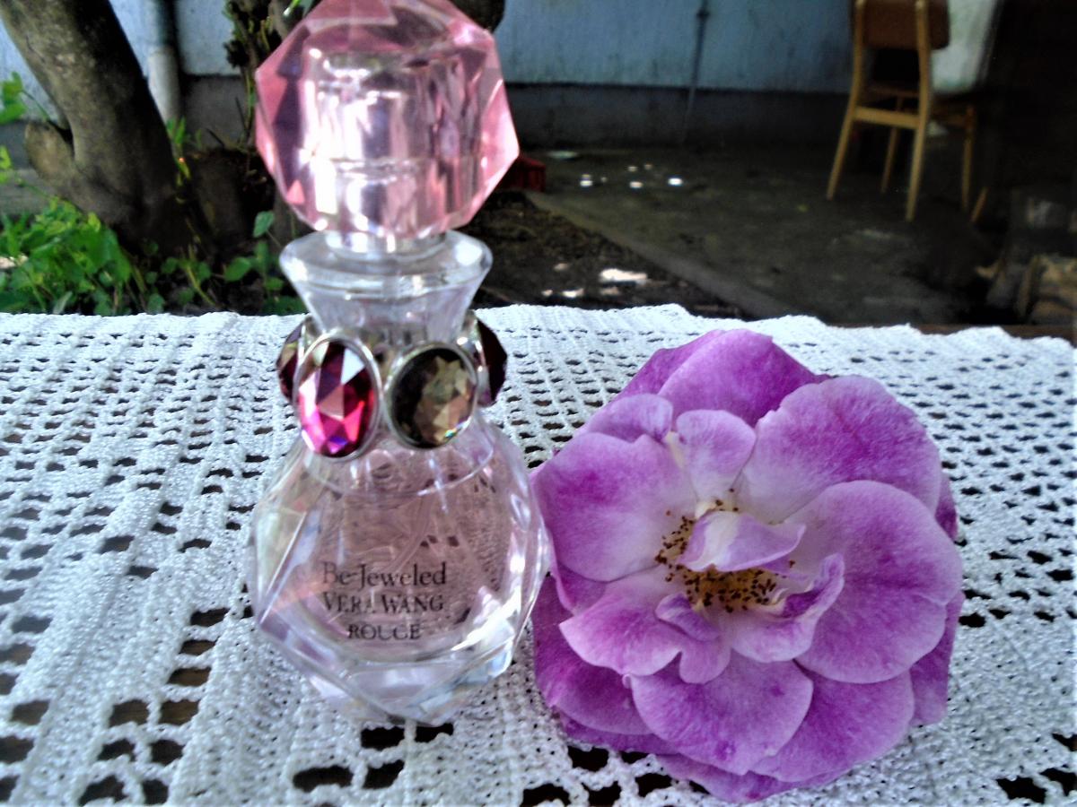 تصویر عطر بی جولد رژ ورا وَنگ