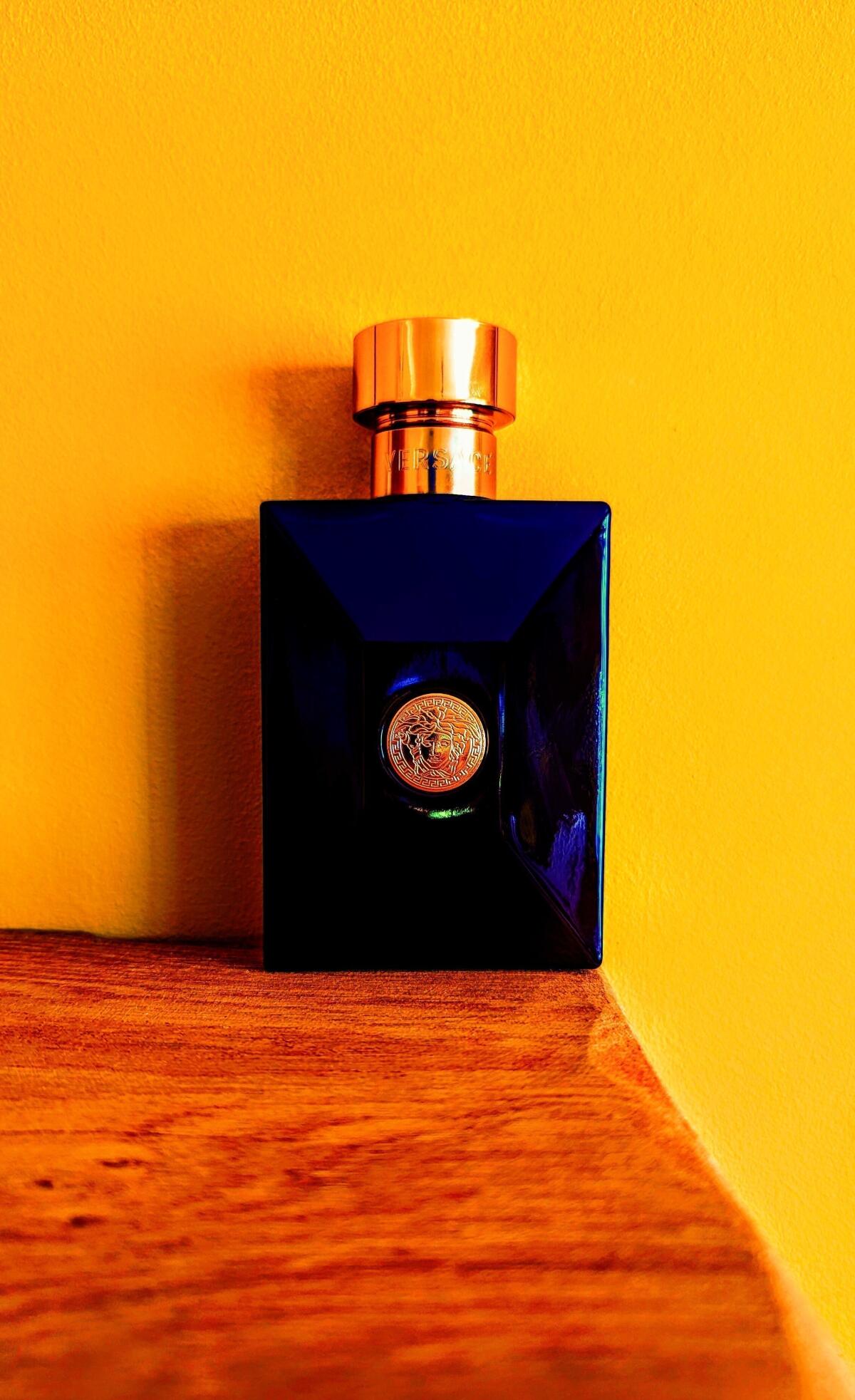 تصویر عطر ورساچه پور هوم دیلان بلو
