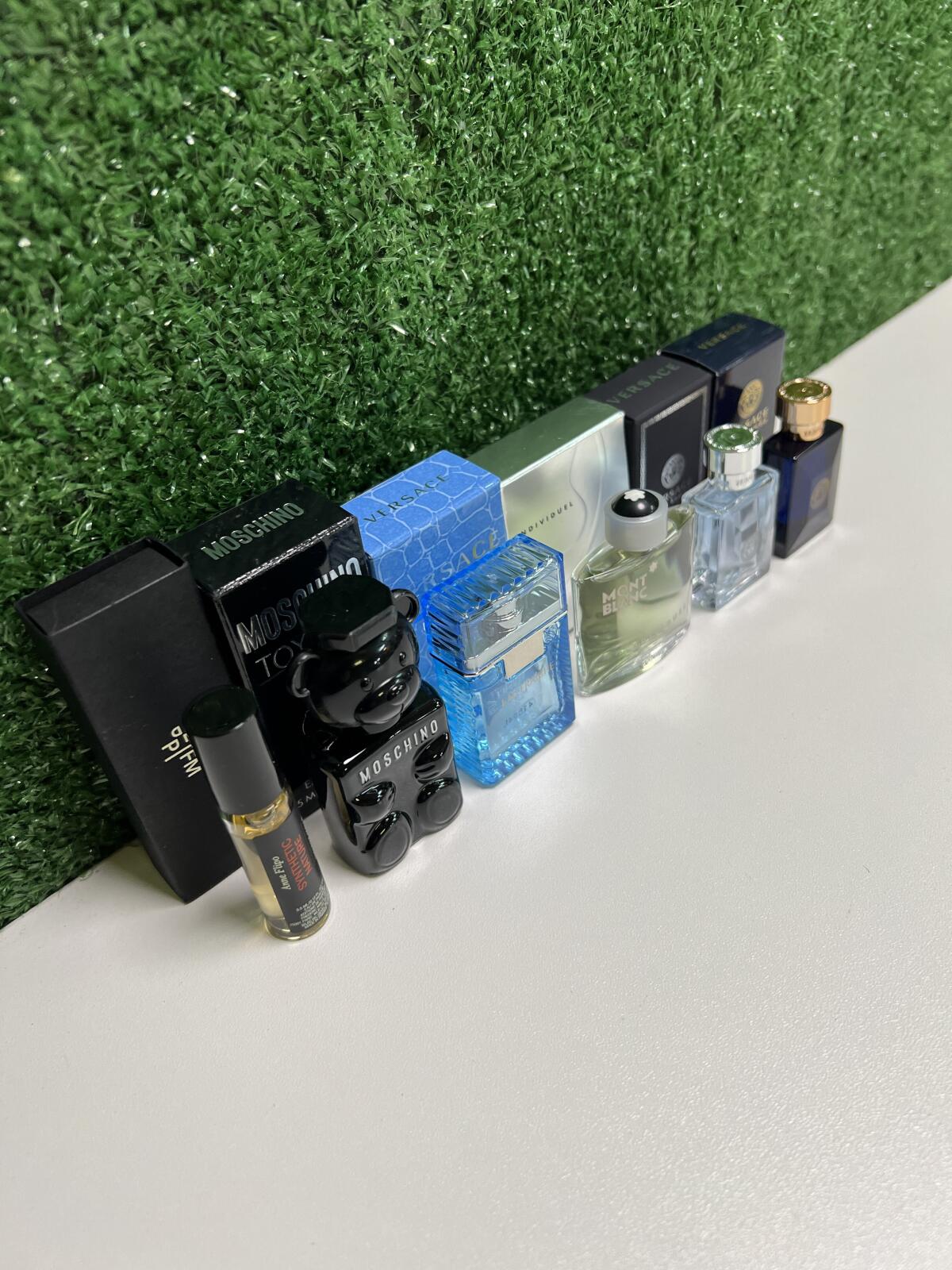 تصویر عطر ورساچه پور هوم دیلان بلو
