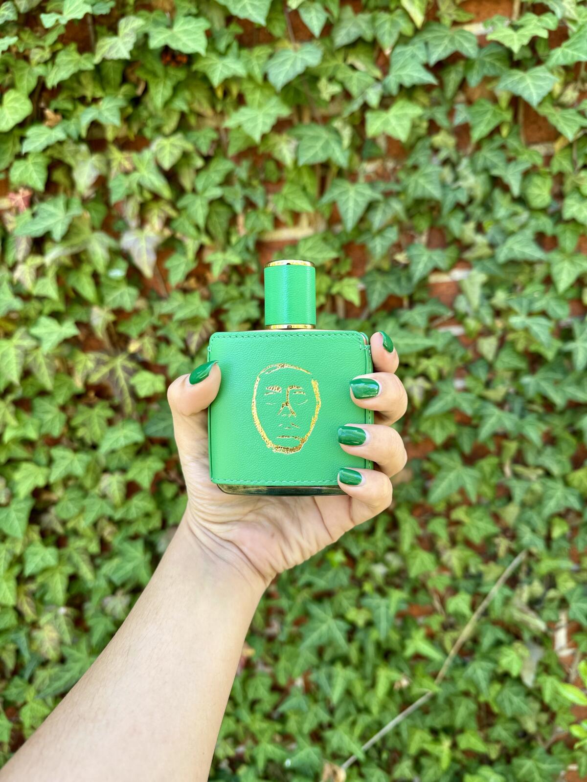 تصویر عطر ورد اربا وان والمون