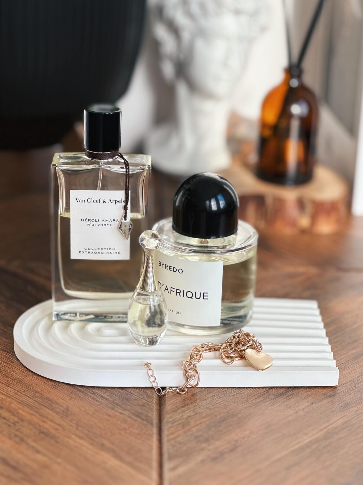 تصویر عطر نرولی آمرا ون کلیف اند آرپلز