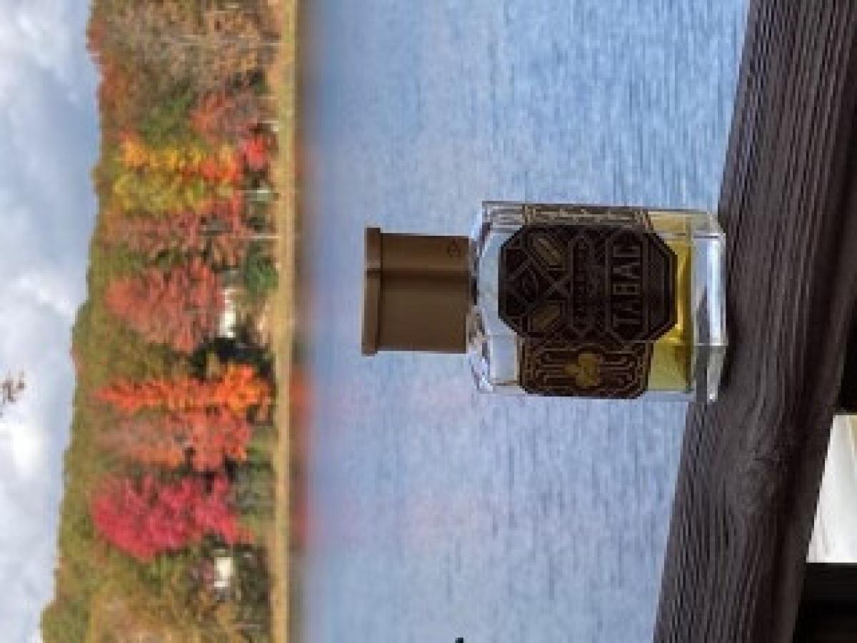 تصویر عطر سیگنیچر تاباک زاهاروف