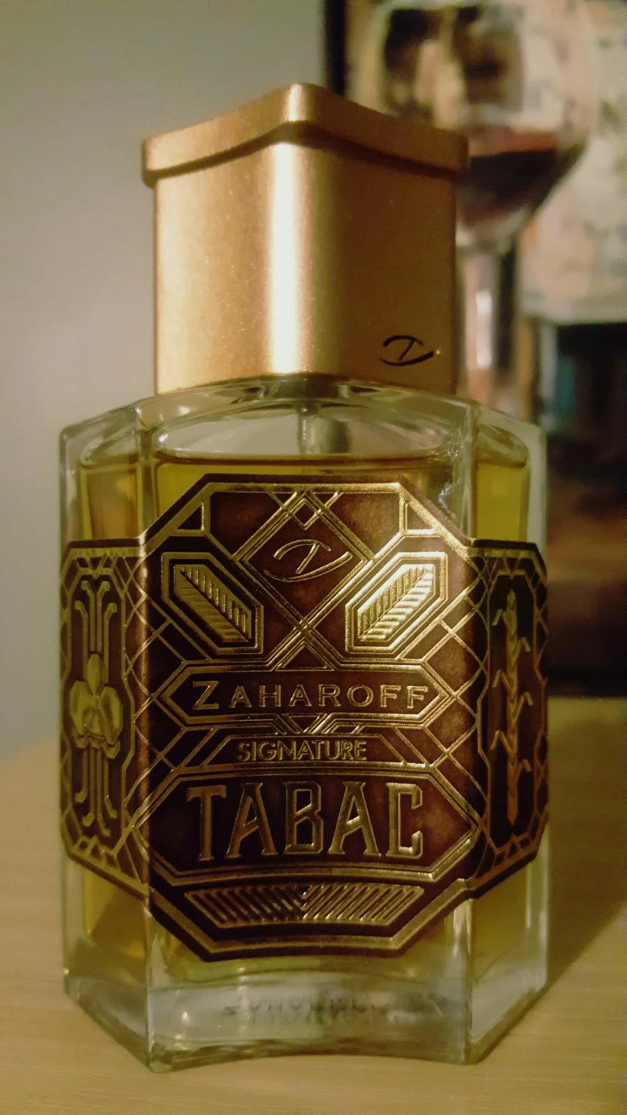تصویر عطر سیگنیچر تاباک زاهاروف