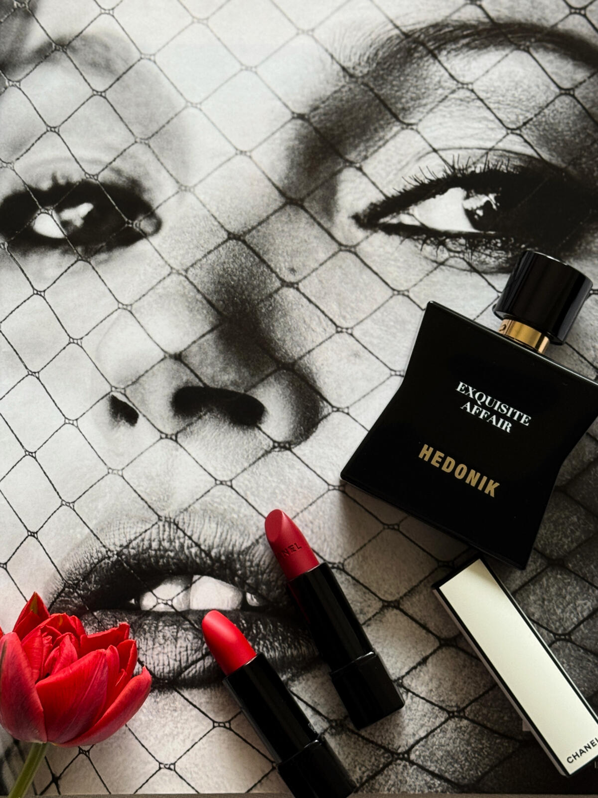 تصویر عطر اِکسکویزیت اَفِر هدونیک