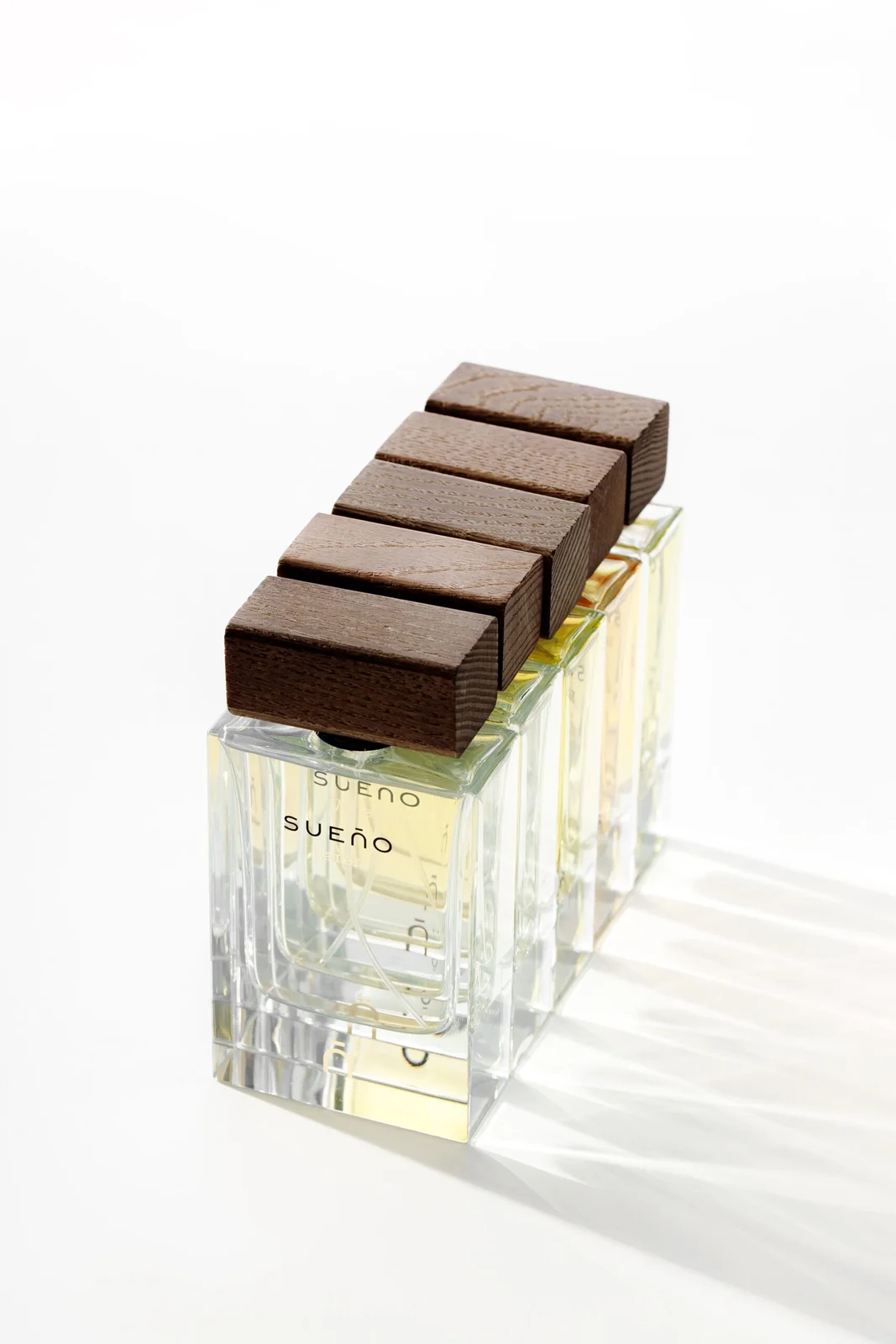 تصویر عطر هرموسو سوئنیو