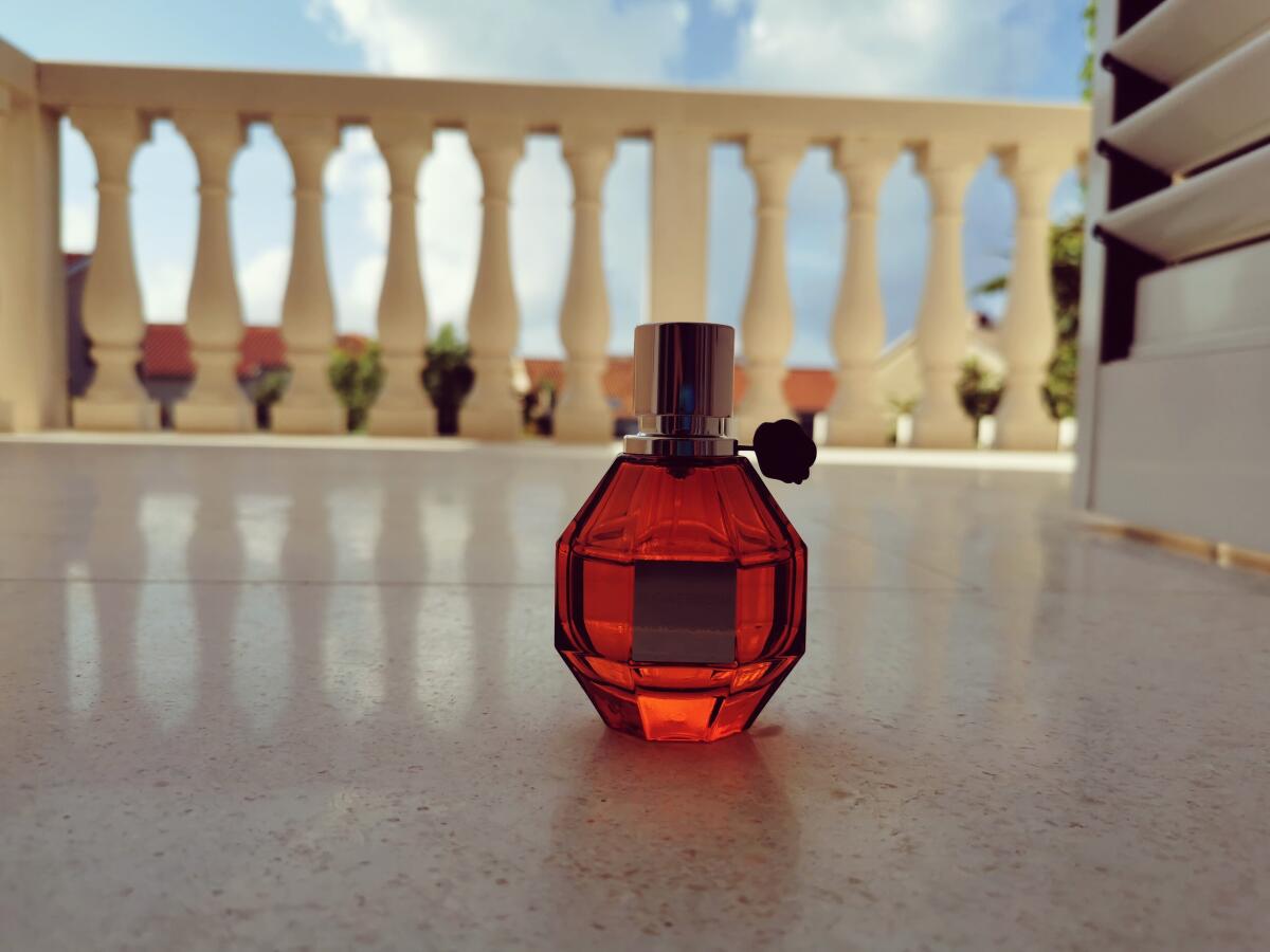 تصویر عطر فلاور بامب تایگر لیلی ویکتور اند رولف
