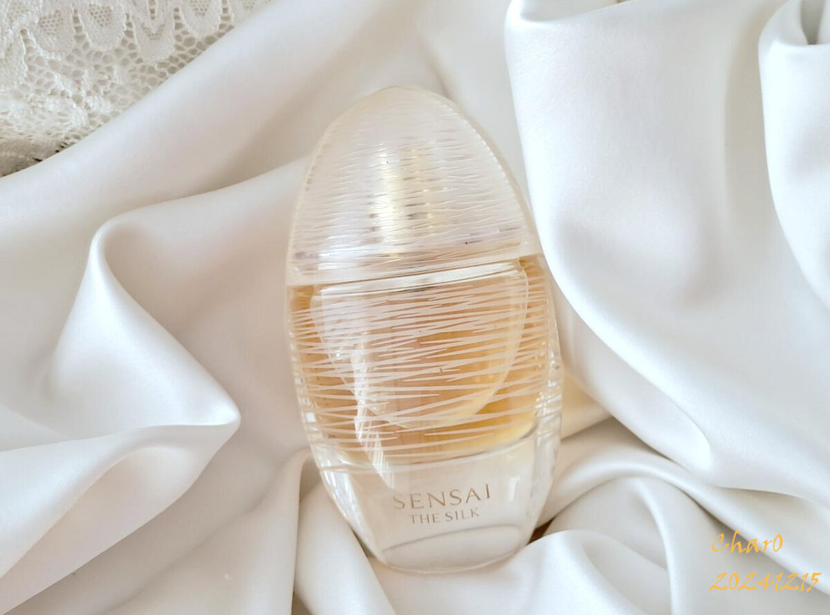 تصویر عطر د سیلک او د پرفیوم سنسای