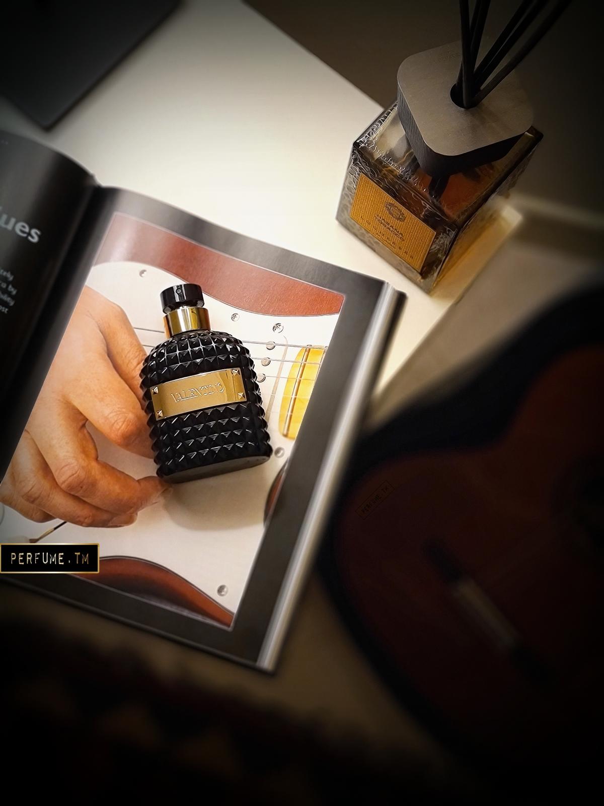 تصویر عطر والنتینو اومو نویر ابسولو