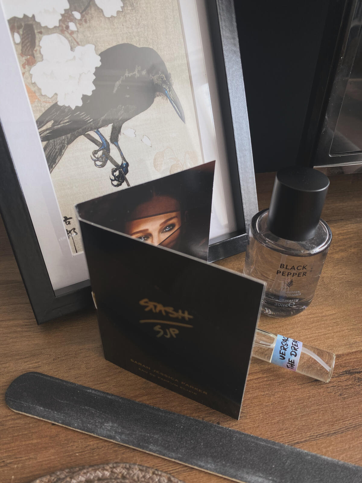 تصویر عطر استش اس جی پی سارا جسیکا پارکر