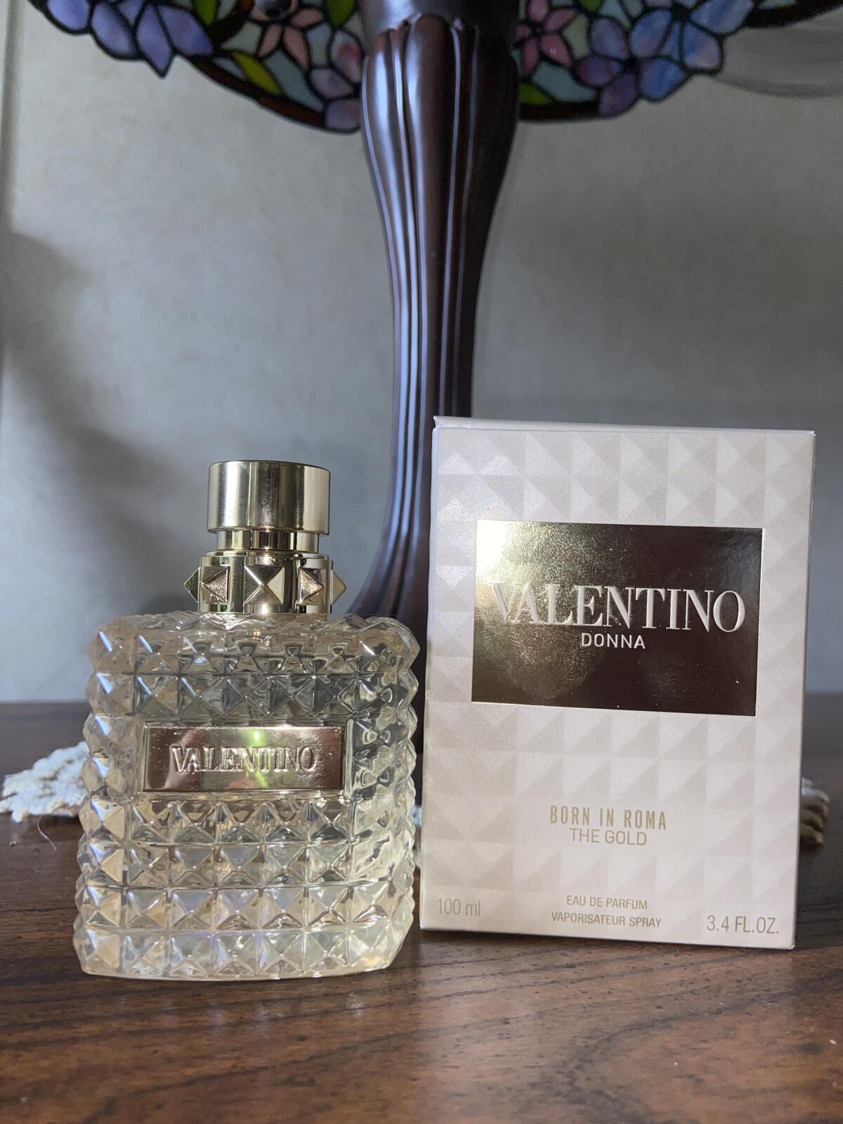 تصویر عطر بورن این روما د گلد دونا والنتینو