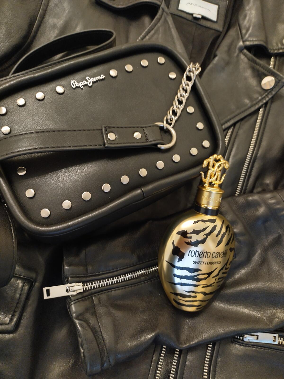 تصویر عطر روبerto کاوالی سوییت فروشیوس روبرتو کاوالی