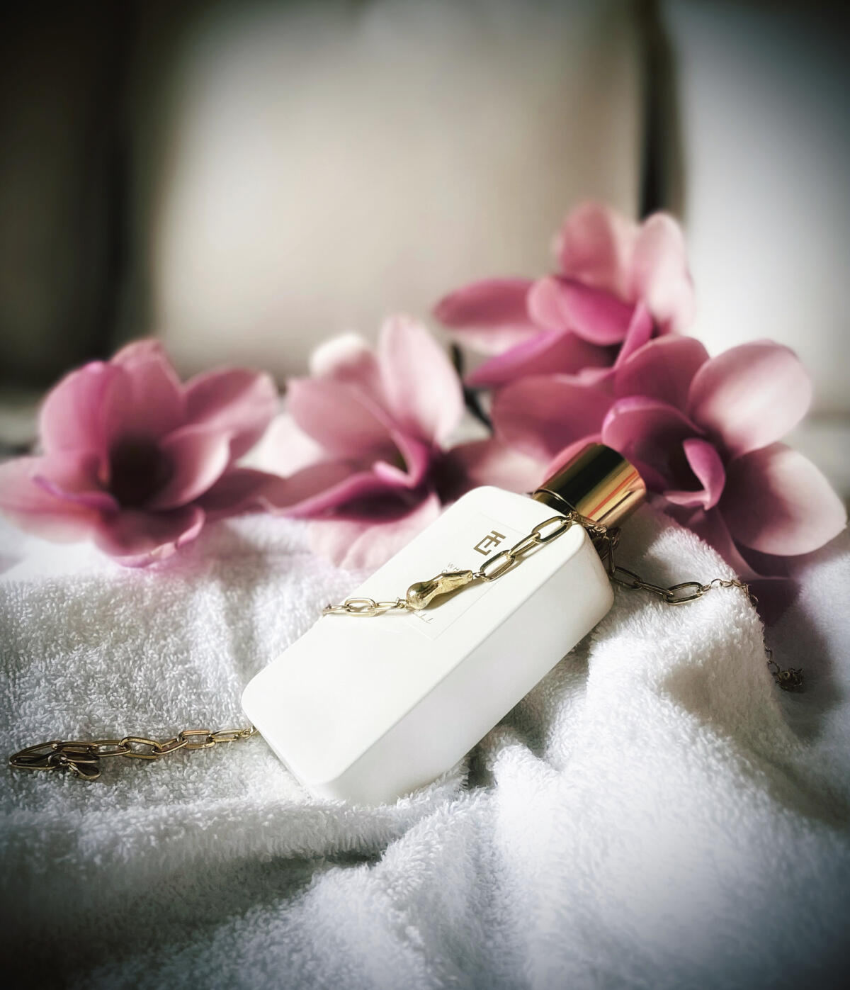 تصویر عطر وایت کریم تونی کابال