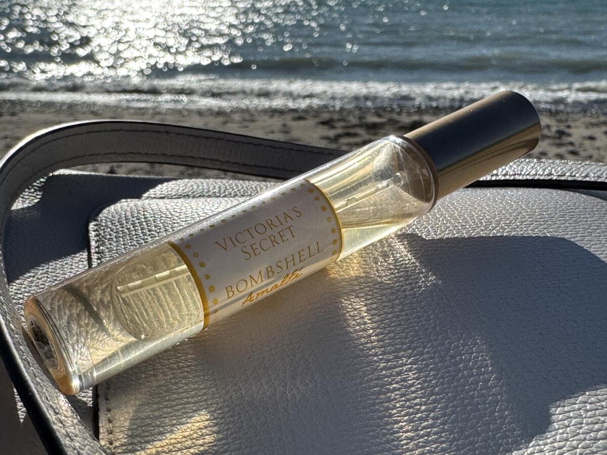 تصویر عطر بامشل آمالفی ویکتوریا سکرت