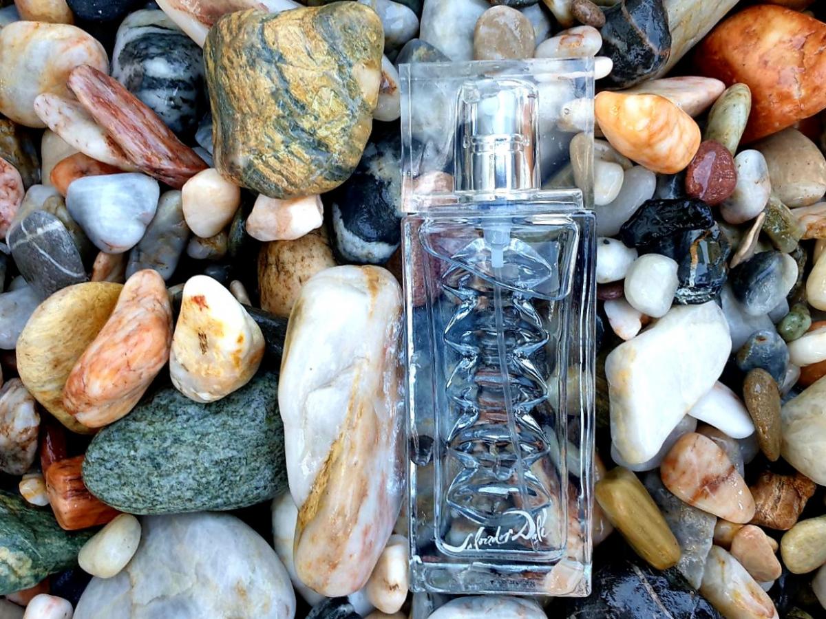تصویر عطر اُ دو روبی لیپس سالوادور دالی