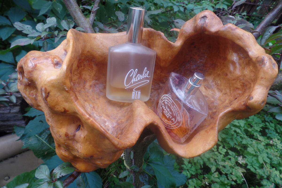 تصویر عطر چارلی رد رولون